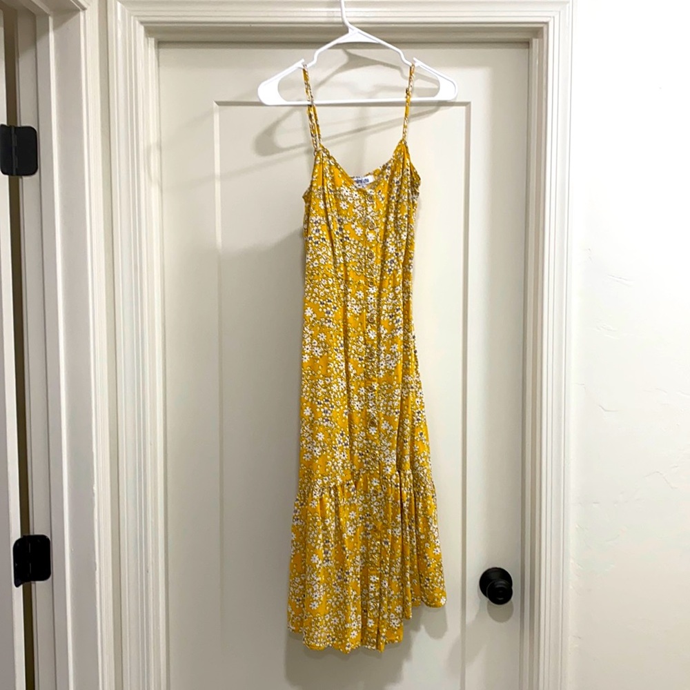 Yellow spaghetti midi summer dress. Size M. Fits more like a small.